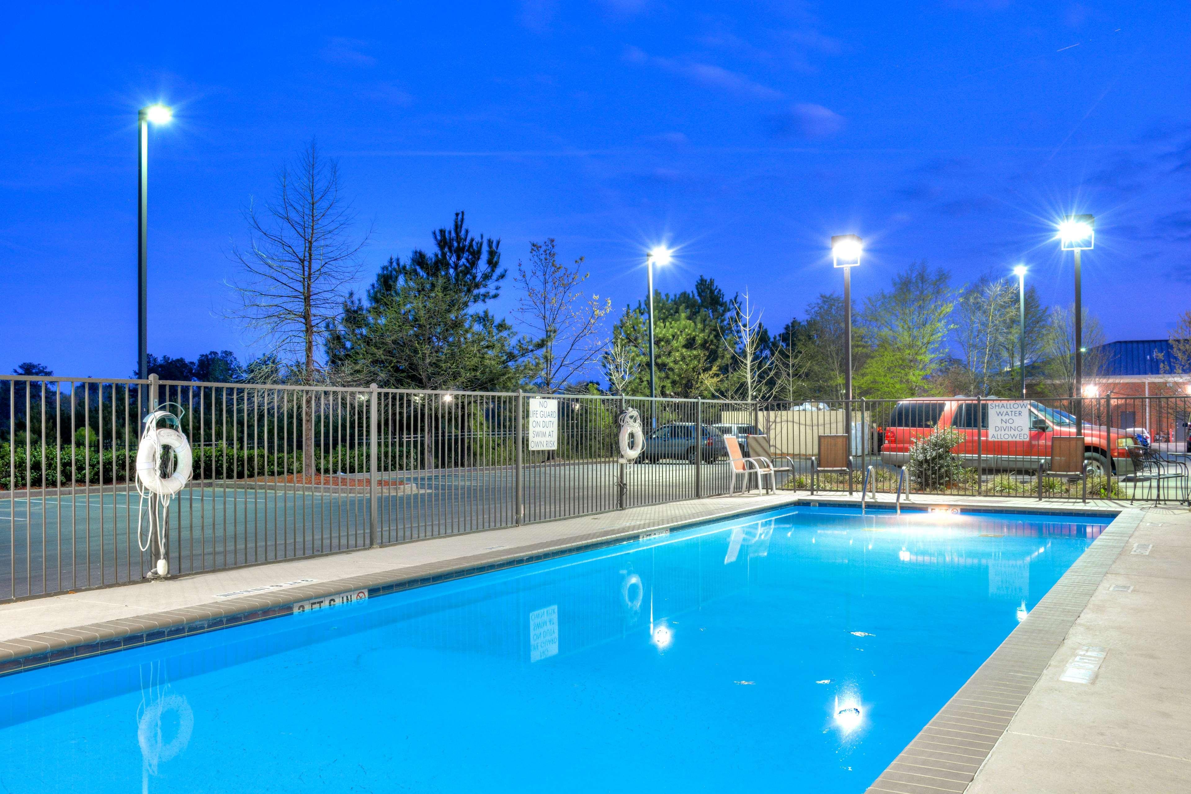 Hampton Inn Atlanta-Феърбърн Екстериор снимка