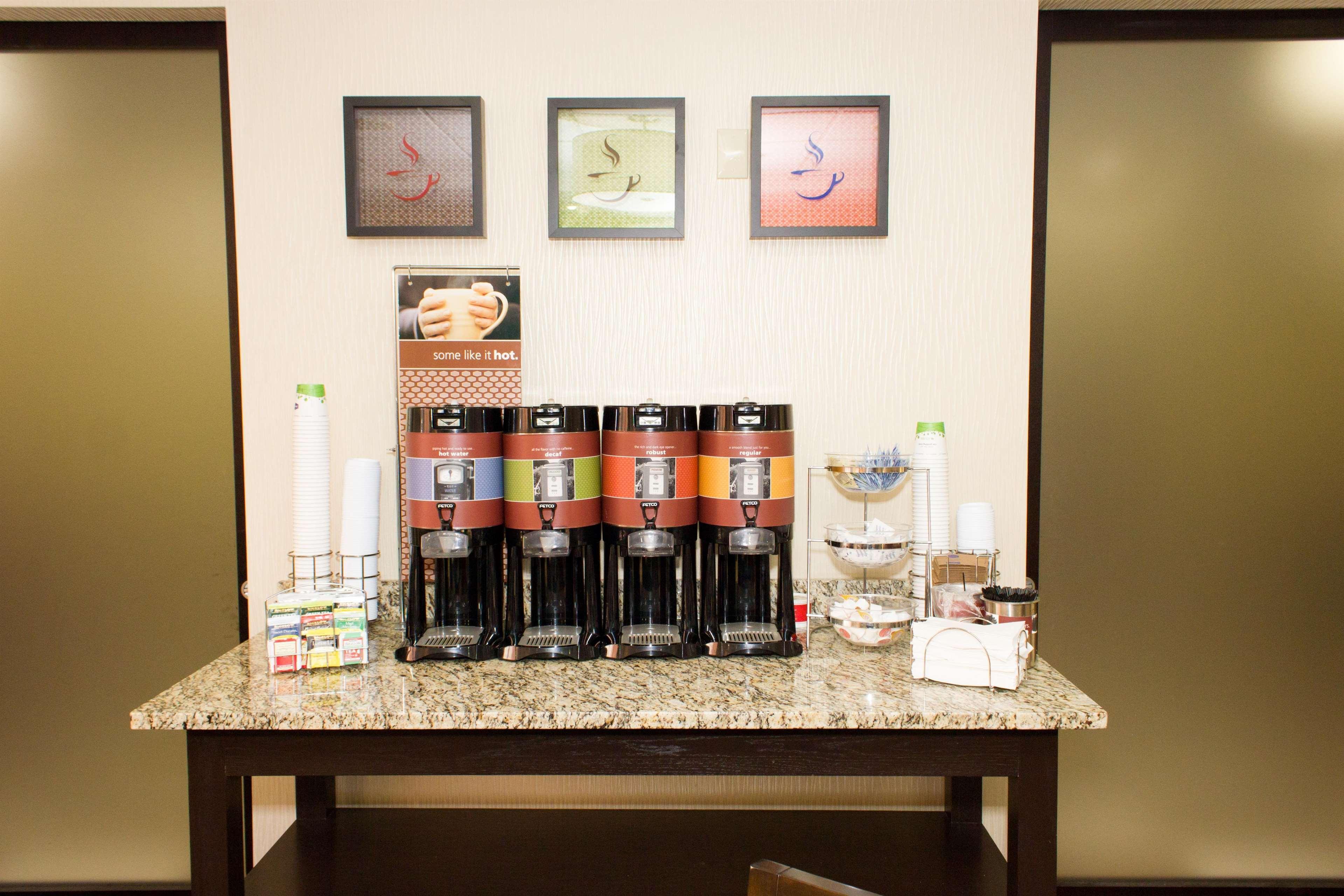 Hampton Inn Atlanta-Феърбърн Екстериор снимка