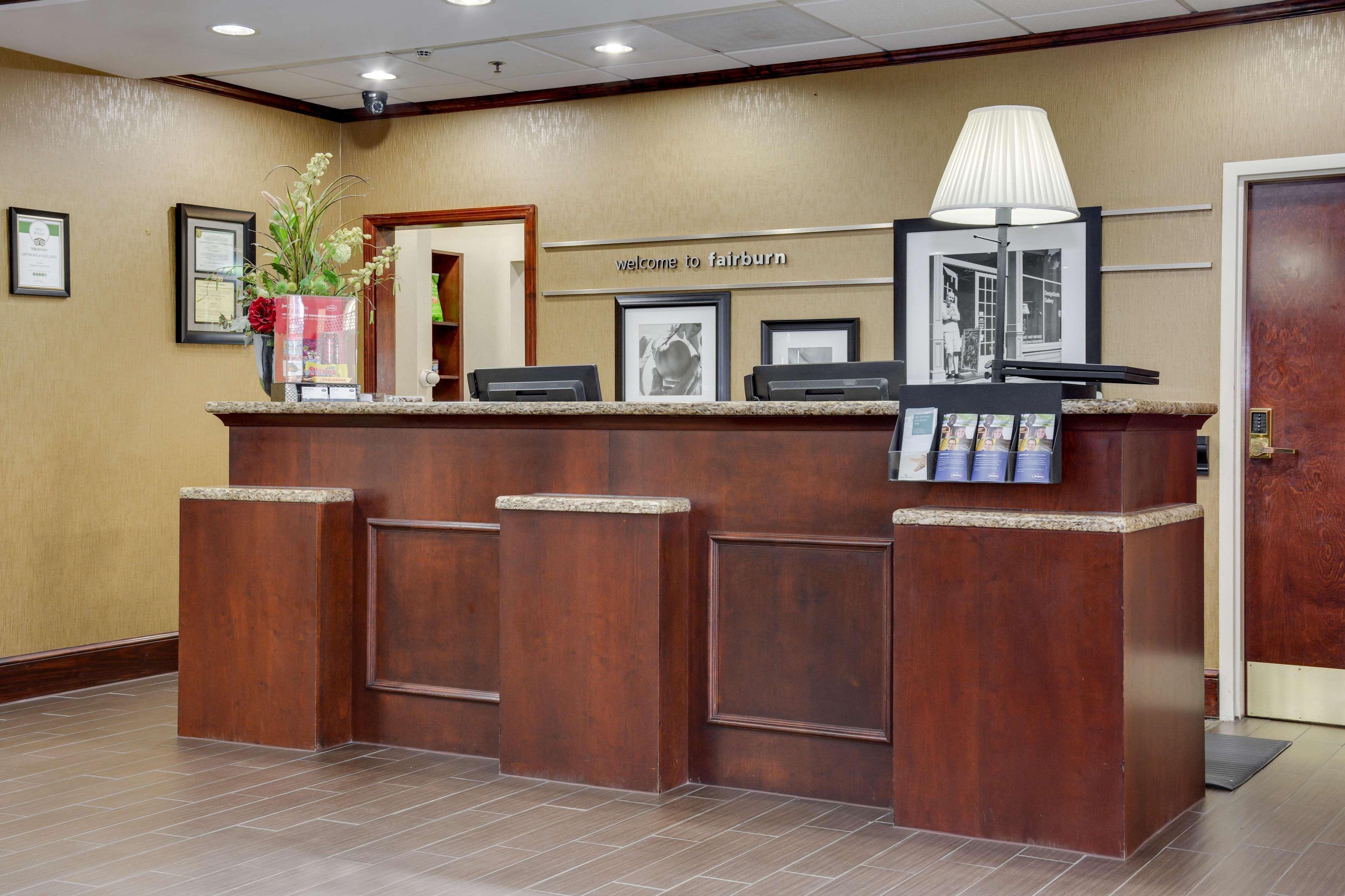Hampton Inn Atlanta-Феърбърн Екстериор снимка