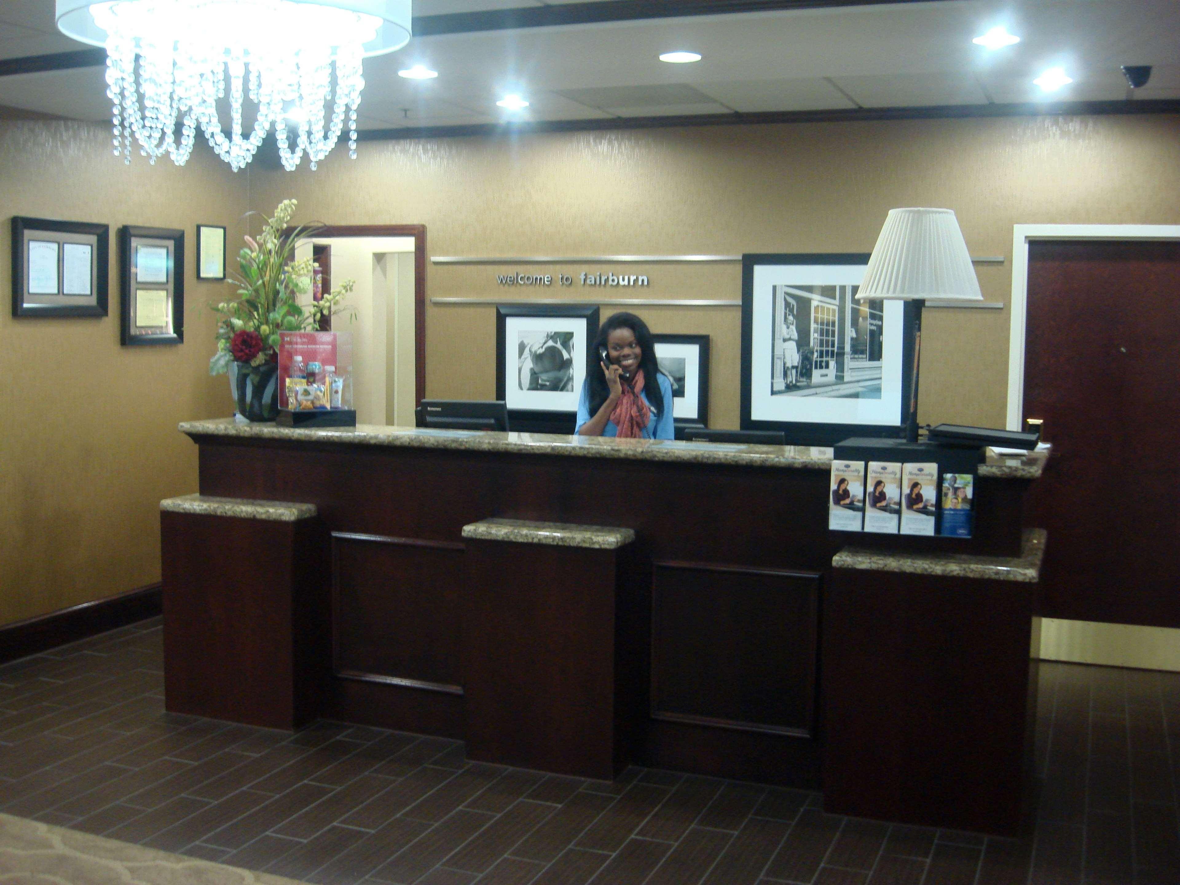 Hampton Inn Atlanta-Феърбърн Екстериор снимка