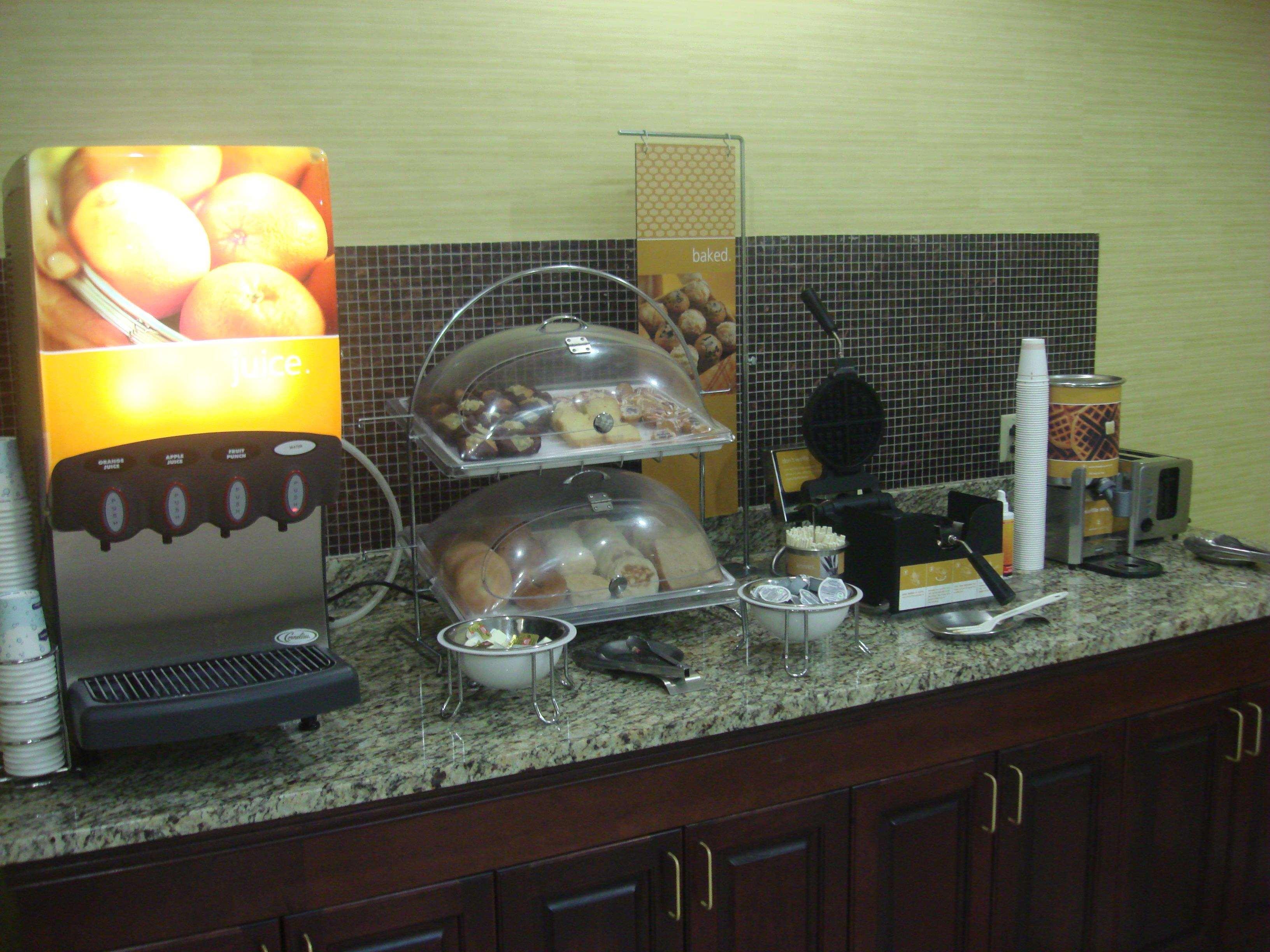 Hampton Inn Atlanta-Феърбърн Екстериор снимка