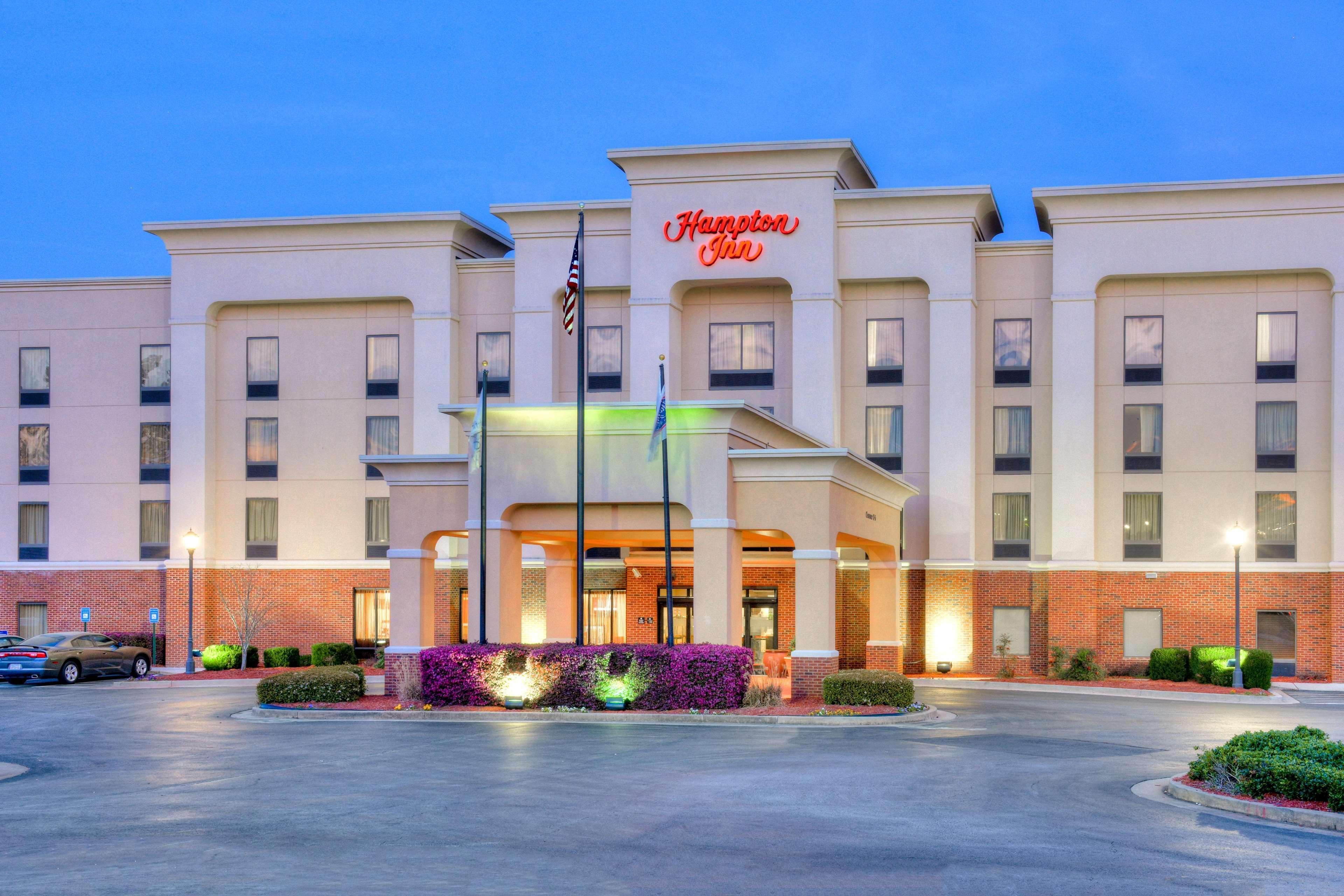 Hampton Inn Atlanta-Феърбърн Екстериор снимка