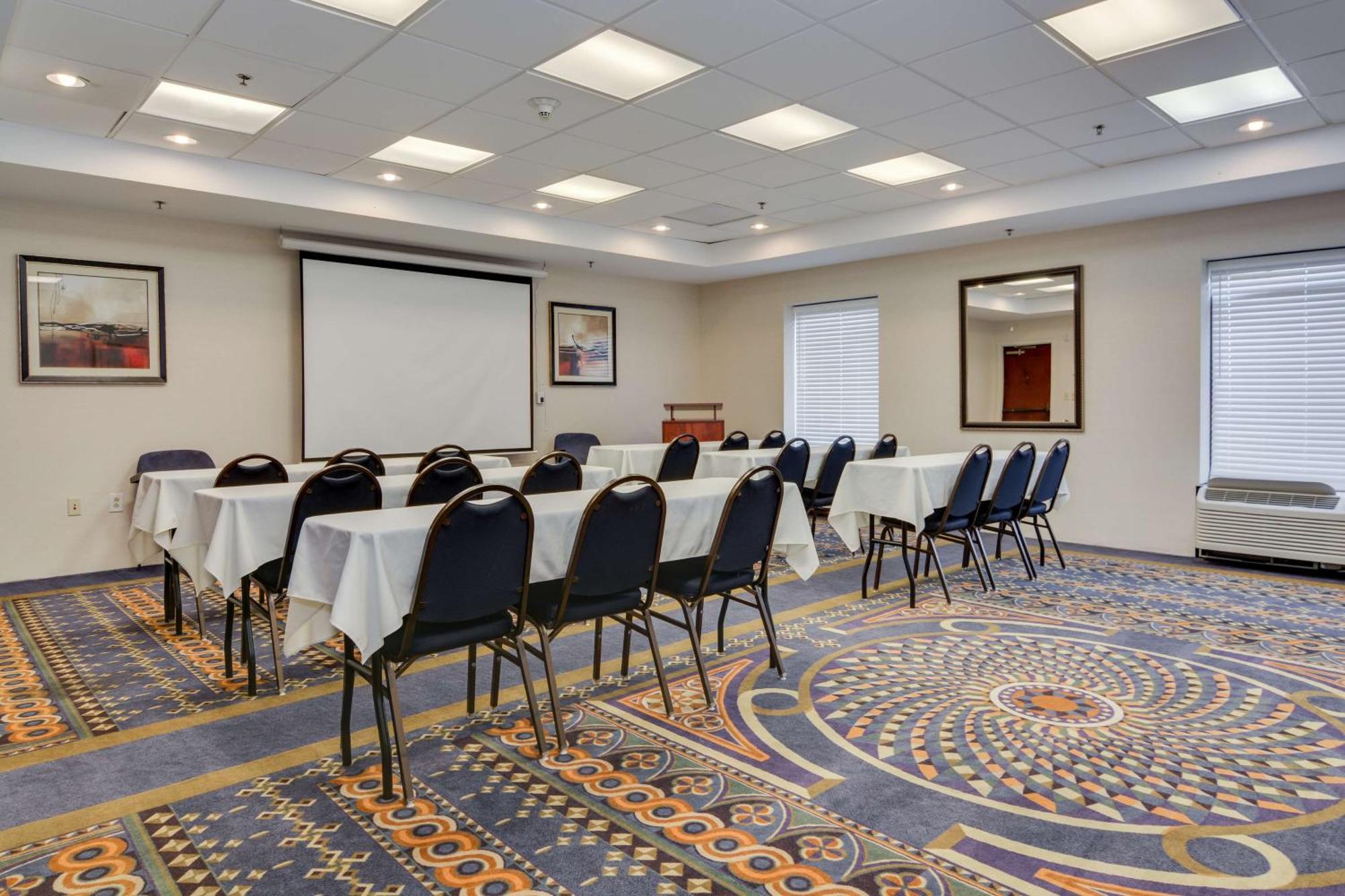 Hampton Inn Atlanta-Феърбърн Екстериор снимка